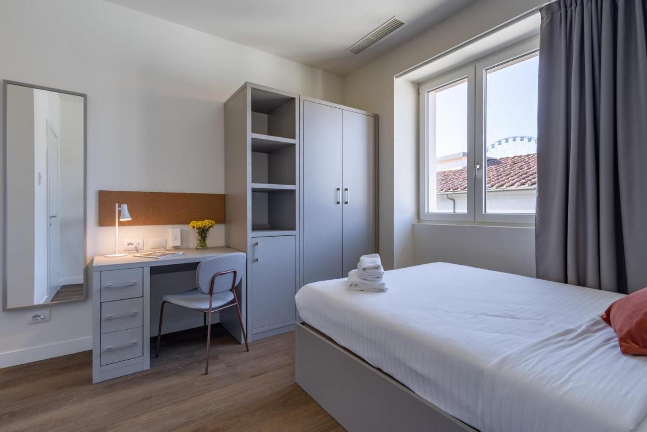 Hostal S4