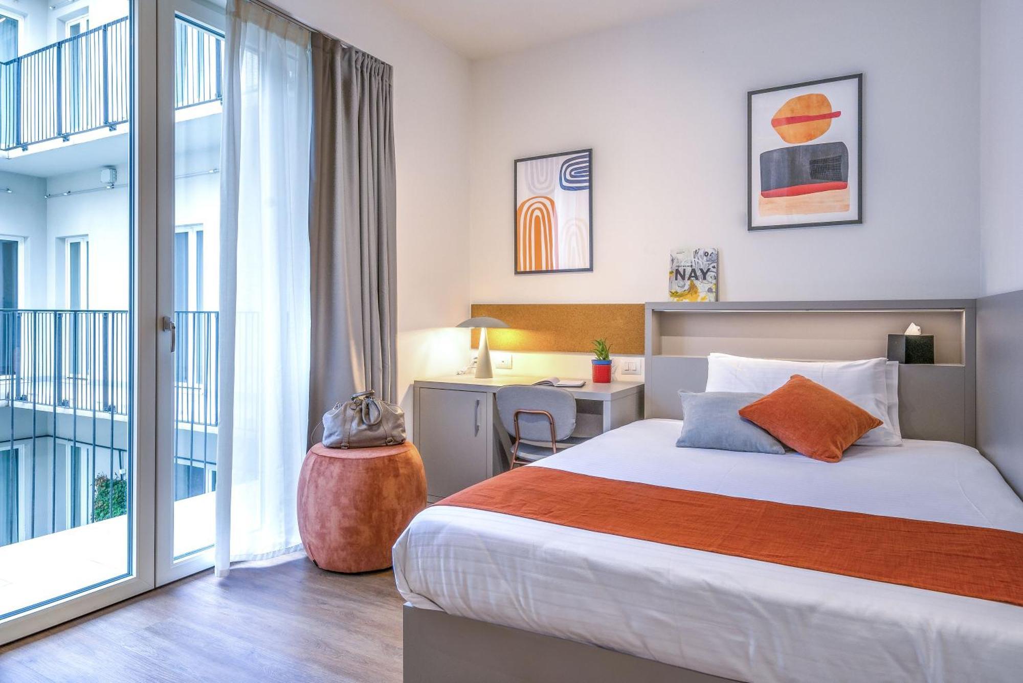 Hostal S4